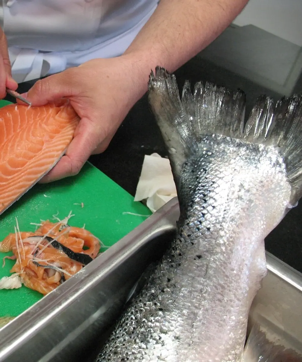 Marcus Adeyemi plating a dish on the Babuka pass